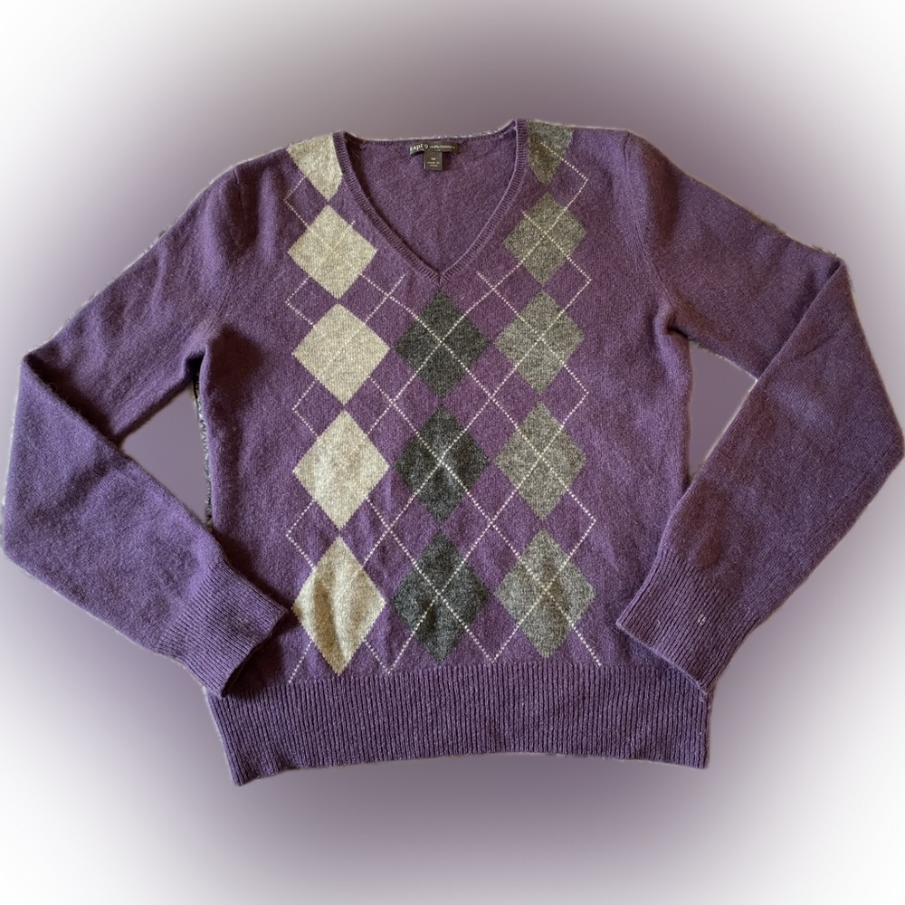 Apt 9 100% cashmere v-neck sweater, purple argyle, Medium, EUC